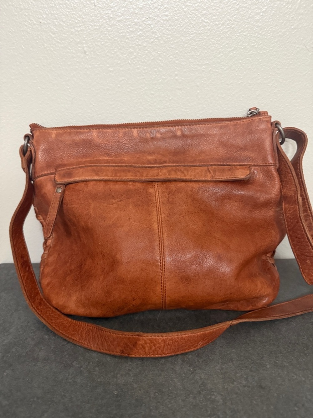 Preloved Vilenca Holland Woven Leather Crossbody Bag in Cognac - Picture 2 of 11